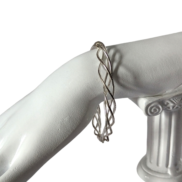 Vintage Estate Silver Tone Woven Wire Minimalist Bangle Bracelet - Picture 3 of 8